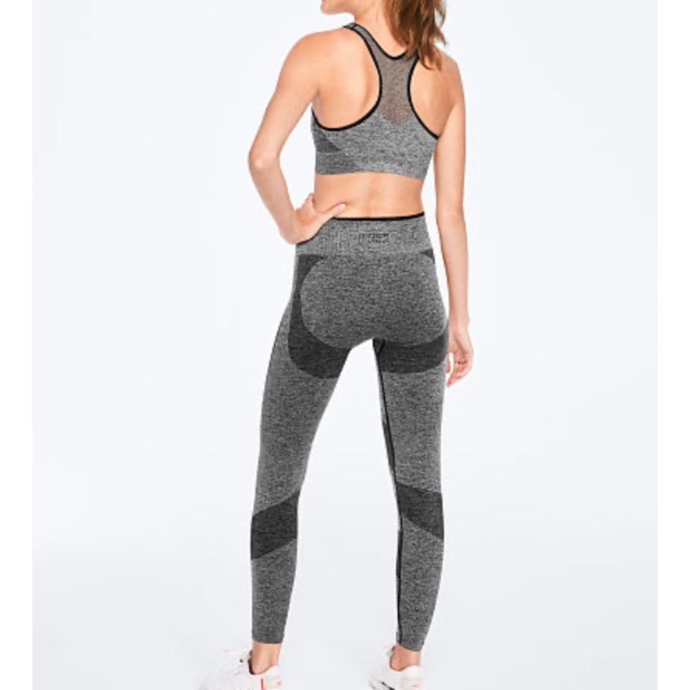 Victoria’s Secret Seamless workout tight